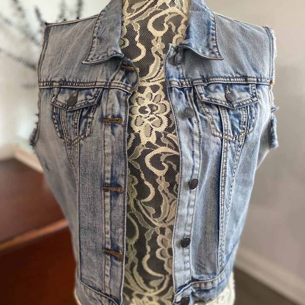 Shyanne EUC Jean jacket USA Red, White & Blue size XL